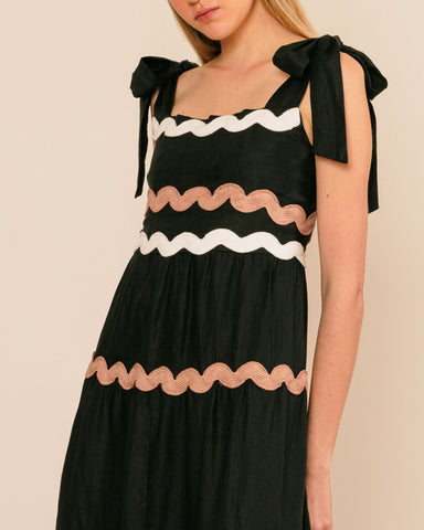 VESTIDO RECORTES PITTY